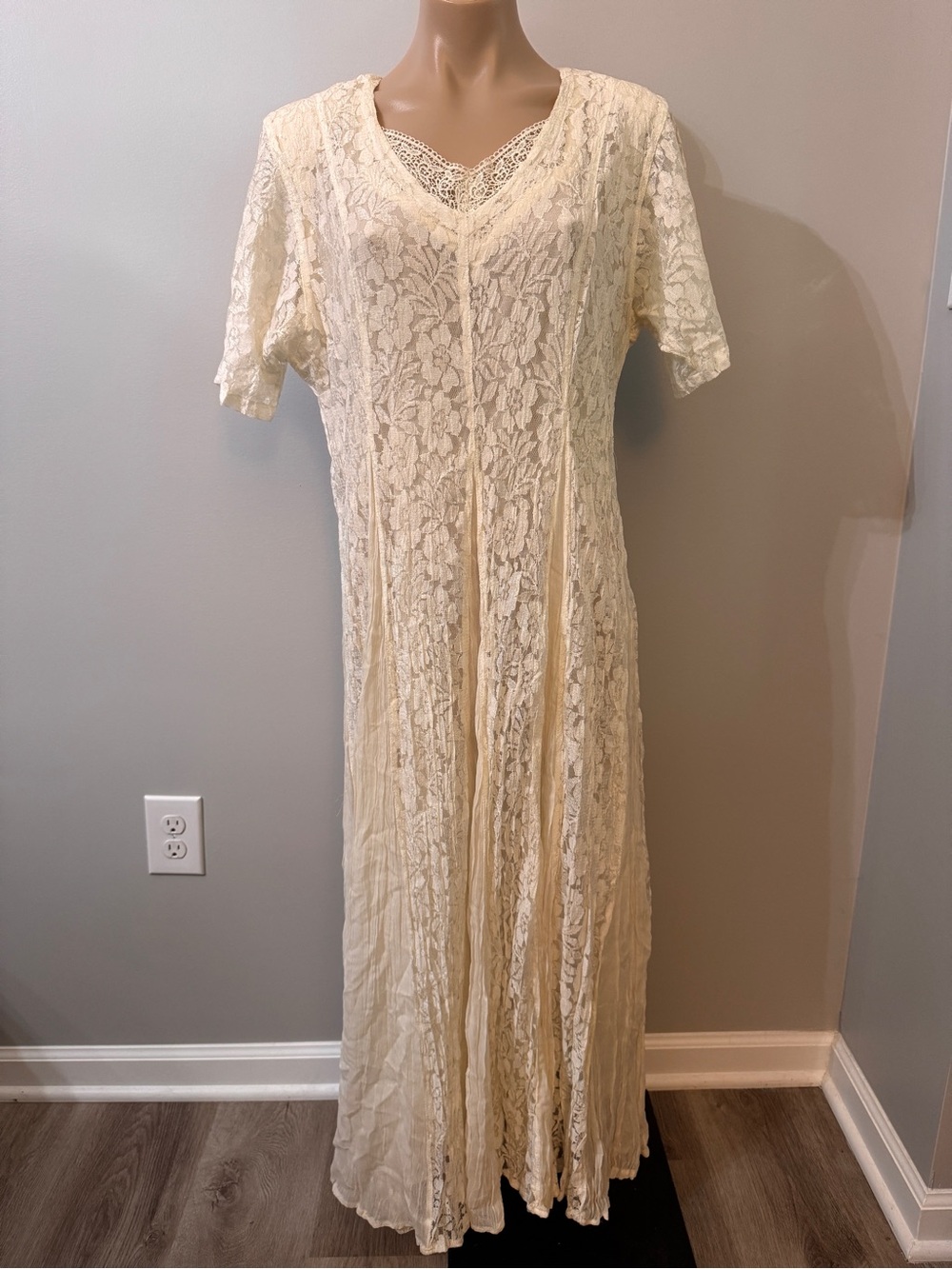 Starina Cream Lace Overlay Dress Large Floral Pleated Bridal Vintage Bohemian